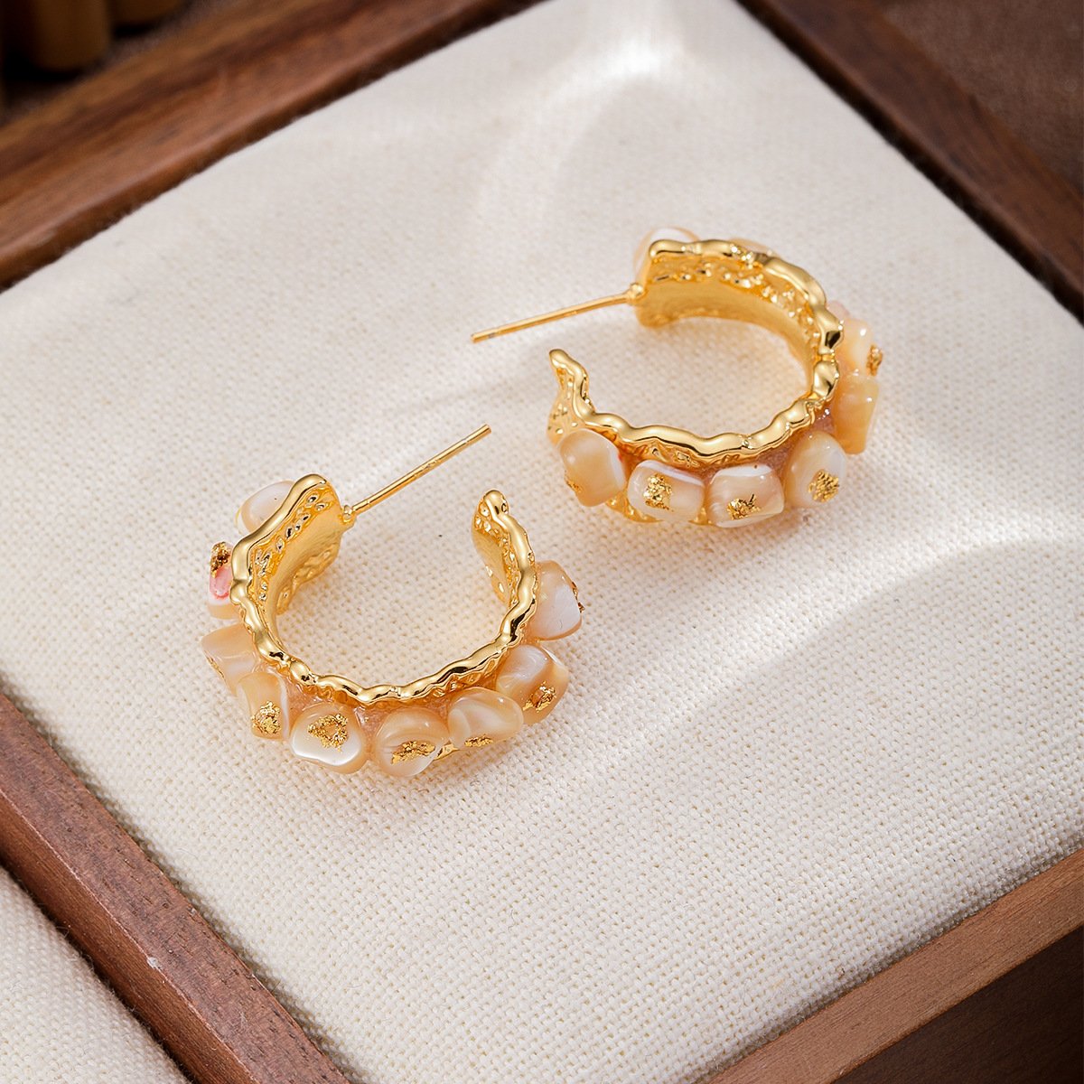 18K Gold Plated White Shell C-Shaped Hoop Earrings, Vintage Textured Half Hoop Stud Earrings for Women - Image 4